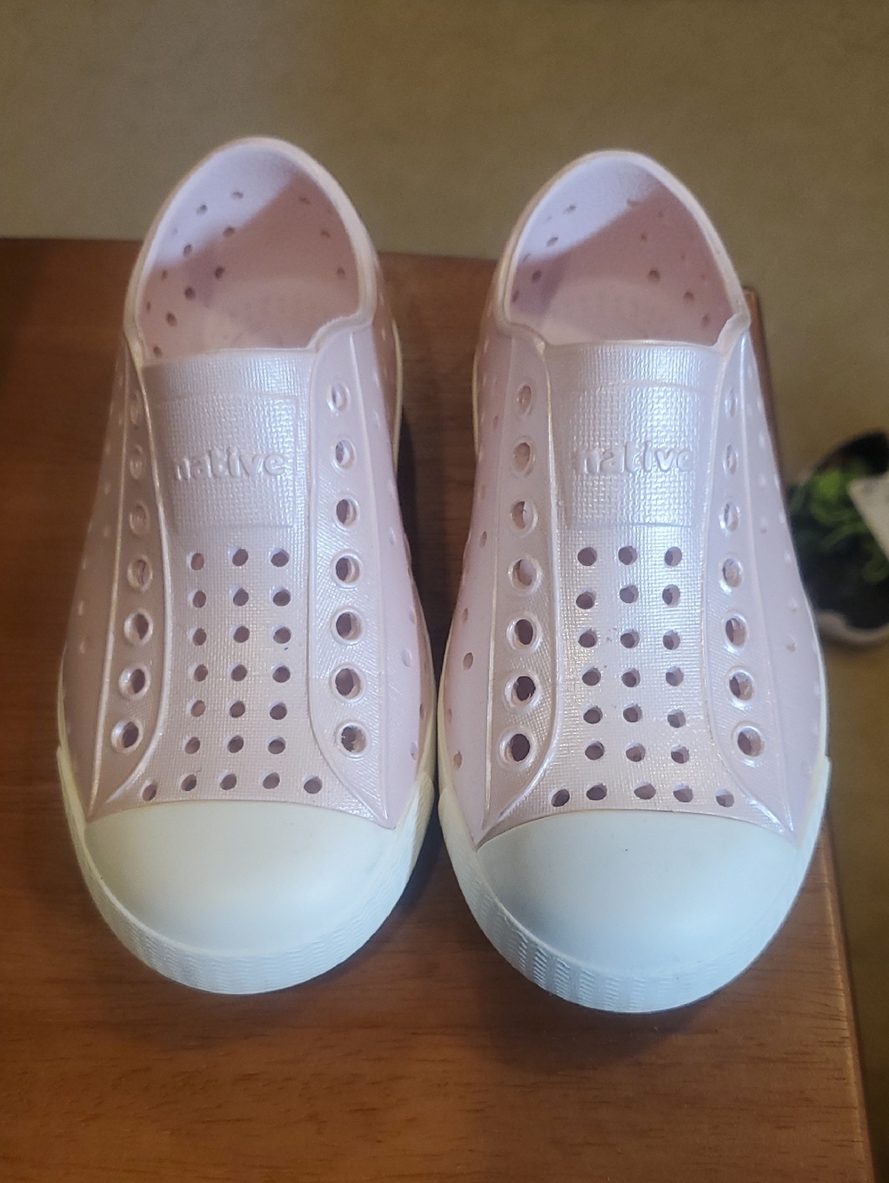 Native Girls Slip-On Shoes - Pink Shimmer